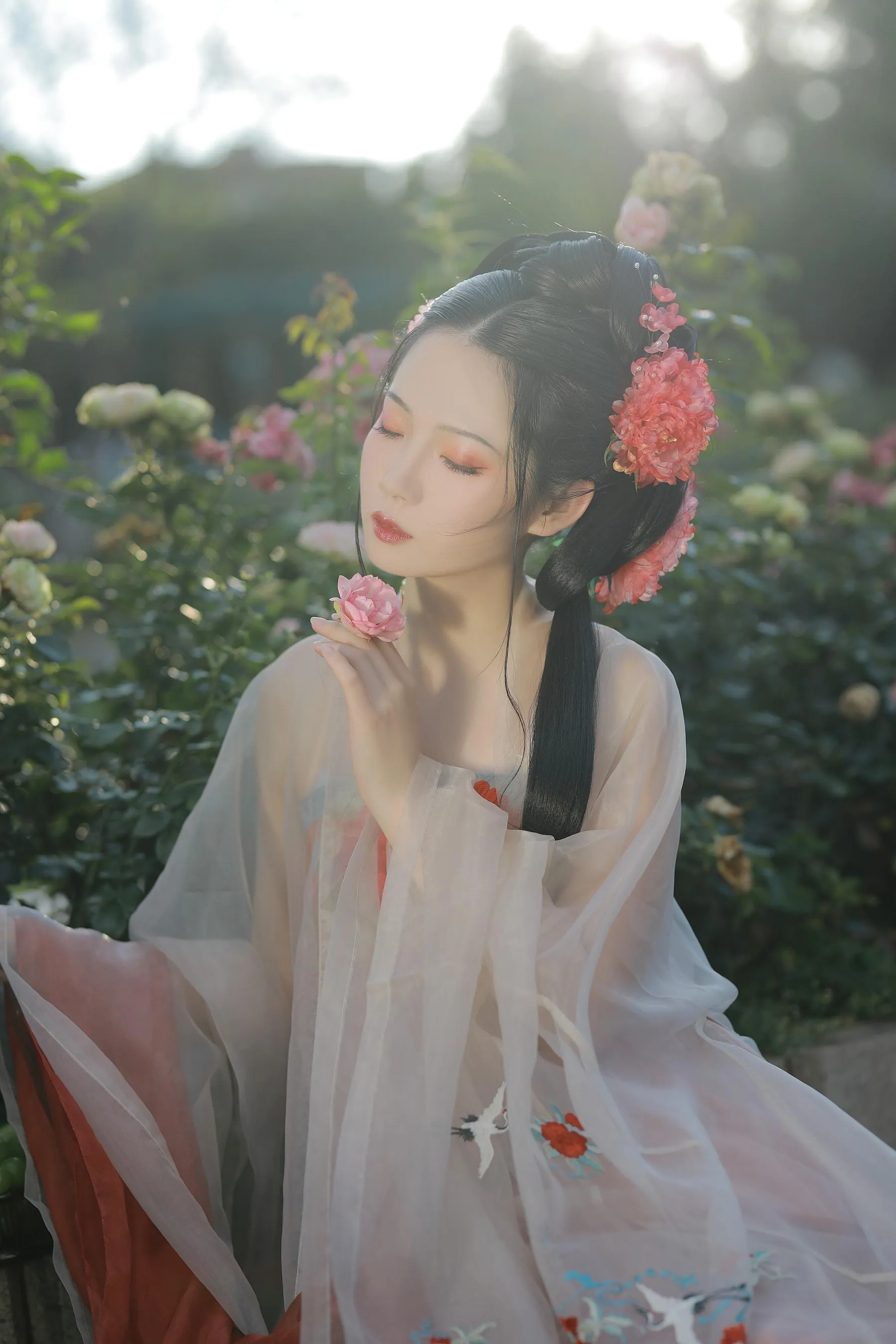 [YITUYU艺图语]2022.09.06 美人迈兮音尘阙 落花人独立 [34P]插图8